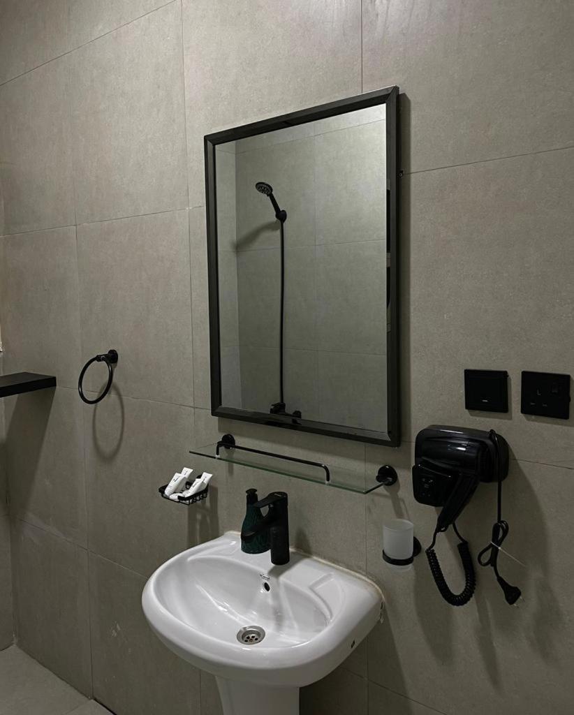 Apartment Modern شقه مودرن هادئه مع اطلاله